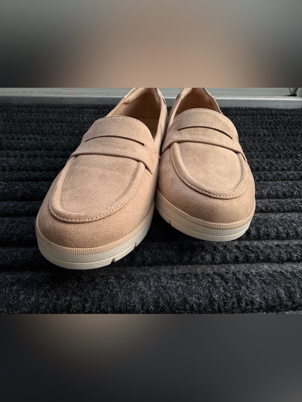 Dr. Scholl’s Penny Loafers in Beige - 7W Slip-On